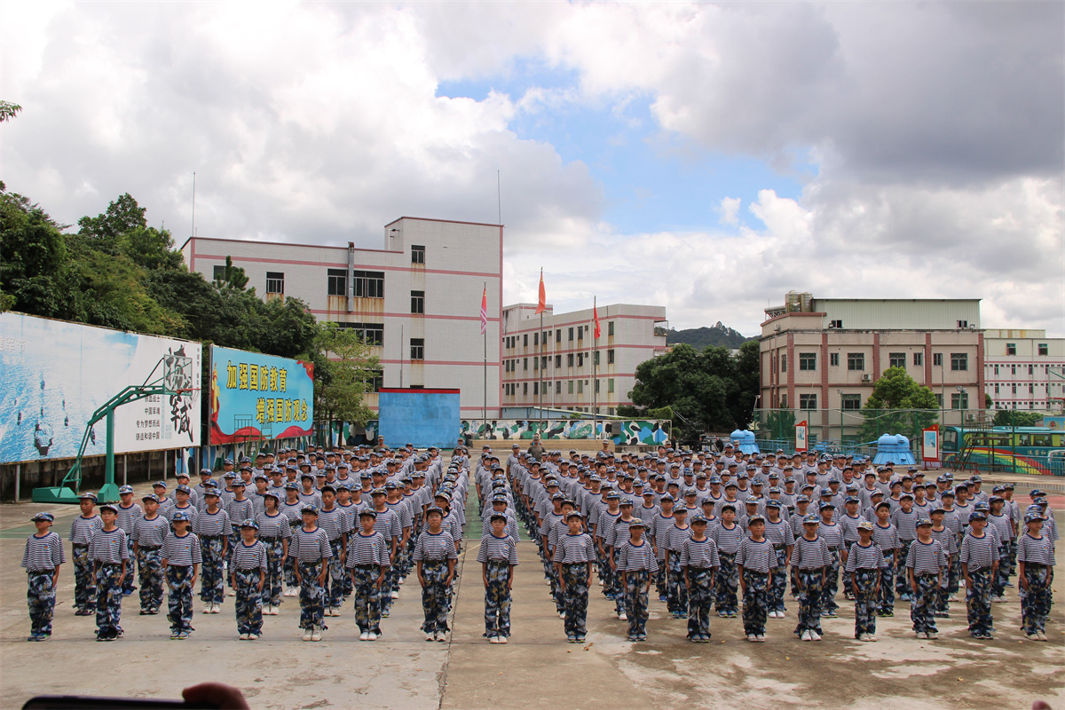 2023年深圳市鹏辉学校新生军训圆满成功！